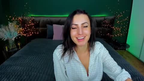 Snapshot of rebecca_diamonds chatting on March 2025 09:10:02 AM rebecca_diamonds online show from March 2025 09:10:02 AM