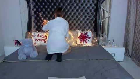 Snapshot of rebecca_diamonds chatting on January 2026 06:37:02 AM rebecca_diamonds online show from January 2026 06:37:02 AM