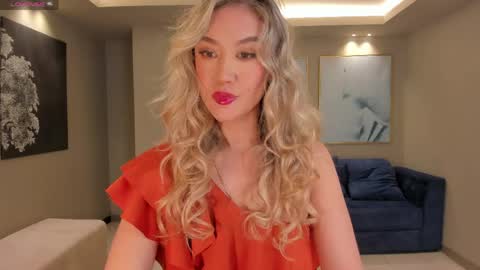 Snapshot of rebeccahudson_ chatting on May 2026 11:28:02 AM Rebe online show from May 2026 11:28:02 AM