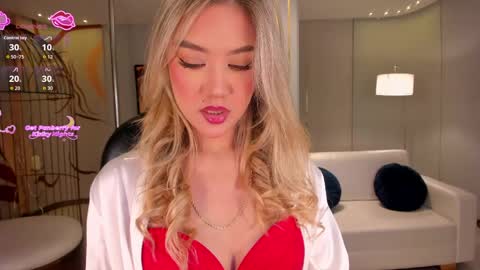 Snapshot of rebeccahudson_ chatting on May 2026 06:16:02 PM Rebe online show from May 2026 06:16:02 PM