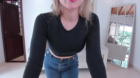 Snapshot of rebeccahudson_ chatting on June 2026 06:19:01 PM Rebe online show from June 2026 06:19:01 PM