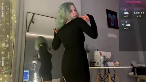 Rebecca Nikson online show from November 2025 03:06:01 AM