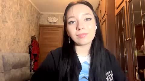 Sofia online show from December 2025 02:04:02 PM