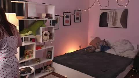 Lylu online show from February 2026 07:26:02 PM