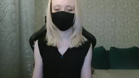 RebesaOlset online show from December 2024 03:57:01 PM