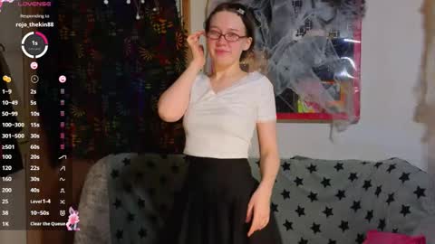 Lara online show from November 2025 02:21:01 AM