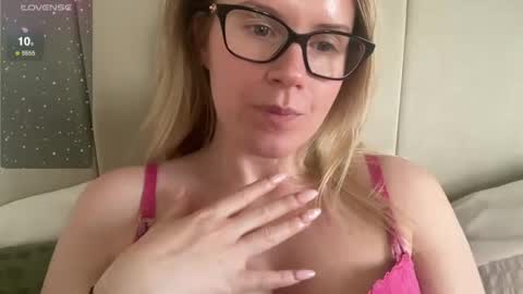 Rosie online show from February 2025 12:48:01 PM