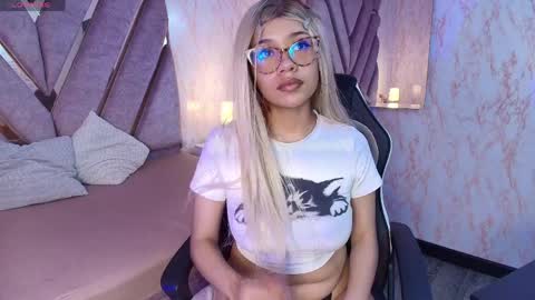 red_pandaa online show from April 2026 07:45:01 AM