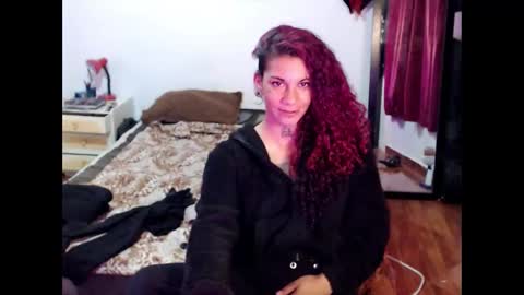 Snapshot of red_savage_ chatting on January 2025 07:48:01 AM Instagram Valerie yourdream online show from January 2025 07:48:01 AM