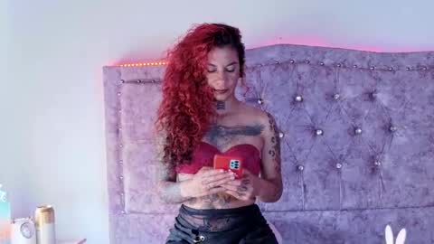 Snapshot of red_savage_ chatting on December 2025 05:21:01 PM Instagram Valerie yourdream online show from December 2025 05:21:01 PM