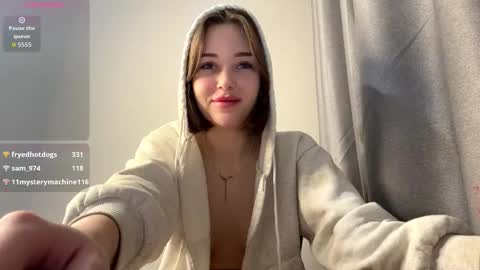 Mia online show from January 2026 09:30:02 PM