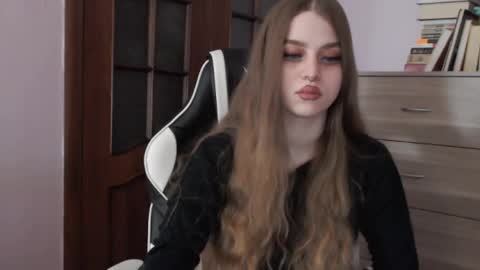 Lily online show from December 2025 01:43:02 AM
