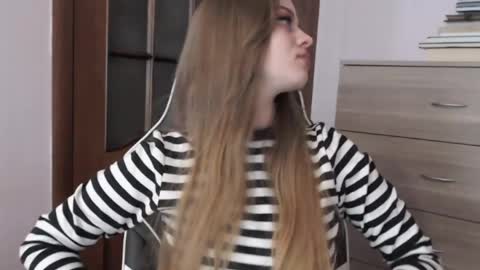 Lily online show from May 2026 02:18:01 AM