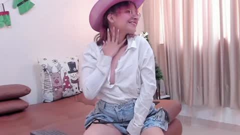 Snapshot of redmeloddy chatting on December 2024 07:32:01 PM Meloddy online show from December 2024 07:32:01 PM