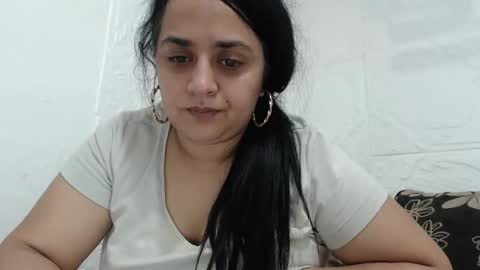 Reea online show from November 2025 08:51:01 PM