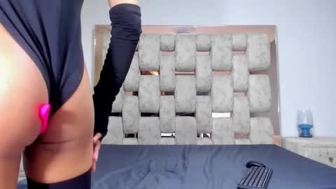 Regantaylor online show from November 2025 01:57:02 PM