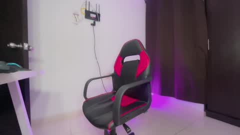 Snapshot of regina_mills_milk chatting on January 2026 04:47:01 AM regina_mills_milk online show from January 2026 04:47:01 AM