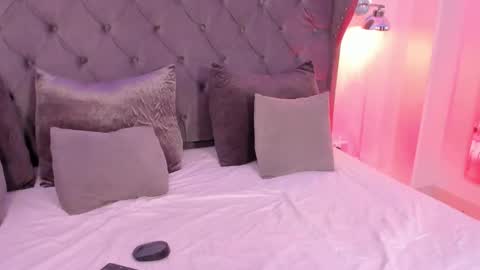 Regina  online show from February 2026 10:03:02 AM