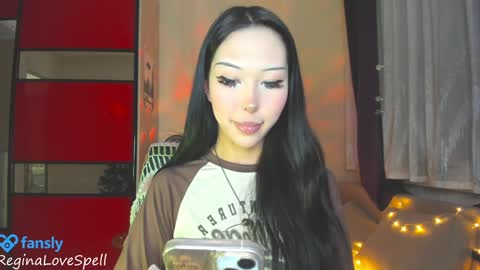 Snapshot of reginainspace chatting on February 2025 09:34:02 PM Regina online show from February 2025 09:34:02 PM