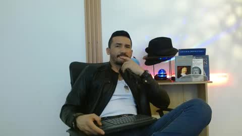   REIKO  online show from November 2025 03:30:02 PM