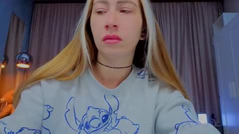 reina cummings online show from November 2025 06:35:02 AM