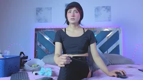 reiv_femboy online show from November 2025 11:59:01 PM