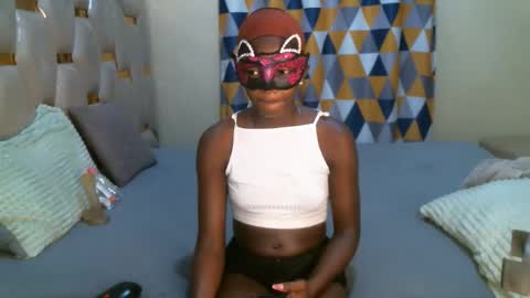 Snapshot of remmyqueen chatting on April 2026 05:29:01 AM remmyqueen online show from April 2026 05:29:01 AM
