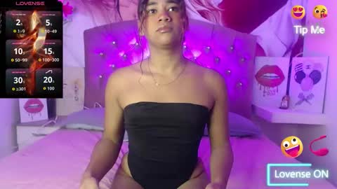 RENATA VALENTINA online show from May 2026 12:00:01 PM