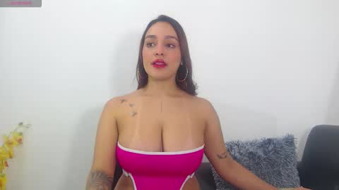 renatabrownn28 online show from April 2026 09:28:01 PM