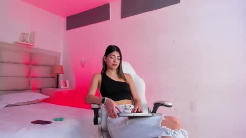 Renata online show from December 2025 01:05:02 PM