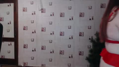 renataoia online show from December 2025 03:52:02 PM