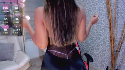 Snapshot of renatareyes chatting on February 2025 01:11:01 AM Renata Reyes online show from February 2025 01:11:01 AM