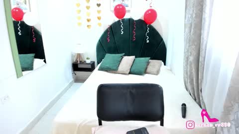 Snapshot of renataruiz_rr chatting on February 2026 12:13:02 PM online show from February 2026 12:13:02 PM