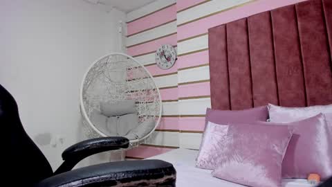 Renata  online show from January 2025 05:44:01 PM