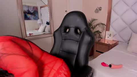 Renata  online show from February 2025 12:40:01 PM