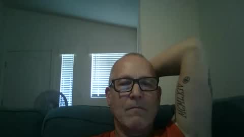 Snapshot of renewaz chatting on February 2026 07:03:02 PM Renewaz online show from February 2026 07:03:02 PM