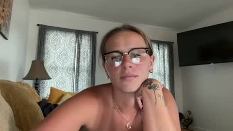 renimoonxo online show from July 2026 08:57:01 PM