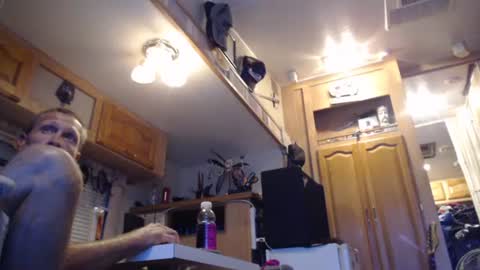 Snapshot of retro834 chatting on October 2025 09:06:02 AM Rhett online show from October 2025 09:06:02 AM