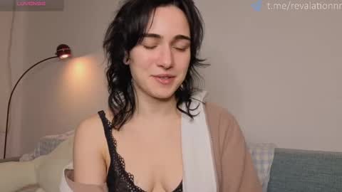 Ewiwi online show from January 2026 03:38:01 PM