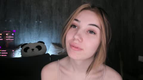 Elin online show from December 2024 04:21:01 AM