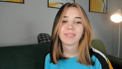 Elin online show from December 2024 04:48:02 AM