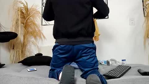 reymasterhot online show from February 2026 07:54:01 PM