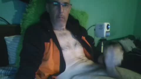 reyes_albert2006 online show from November 2025 01:15:02 AM