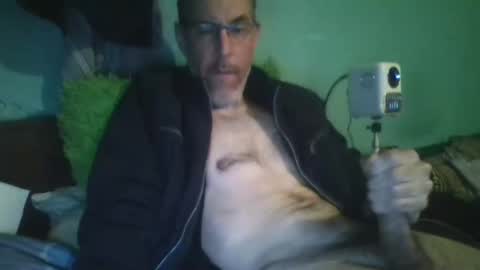 reyes_albert2006 online show from December 2025 06:12:02 PM