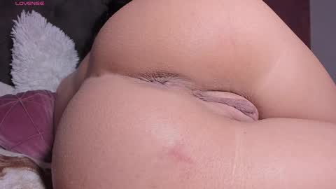reyna77 online show from May 2026 05:40:02 PM