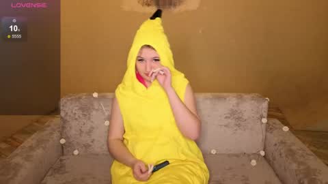 Snapshot of rheamoonn chatting on March 2026 09:13:02 AM Grace online show from March 2026 09:13:02 AM