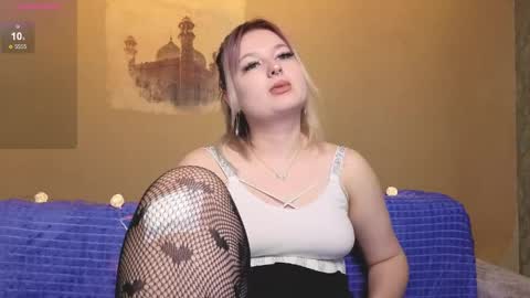 Snapshot of rheamoonn chatting on April 2026 08:33:02 AM Grace online show from April 2026 08:33:02 AM