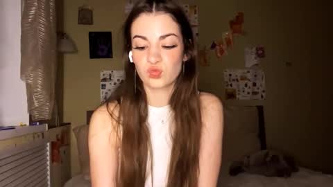 Snapshot of rhiannonmuccigrosso chatting on November 2025 01:54:02 PM Anna online show from November 2025 01:54:02 PM