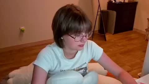 Snapshot of richardlundsten chatting on June 2026 08:43:02 PM Luna online show from June 2026 08:43:02 PM