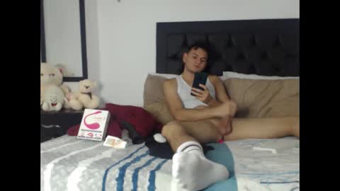 Snapshot of richr_latin_boy chatting on February 2025 03:01:02 AM rich online show from February 2025 03:01:02 AM